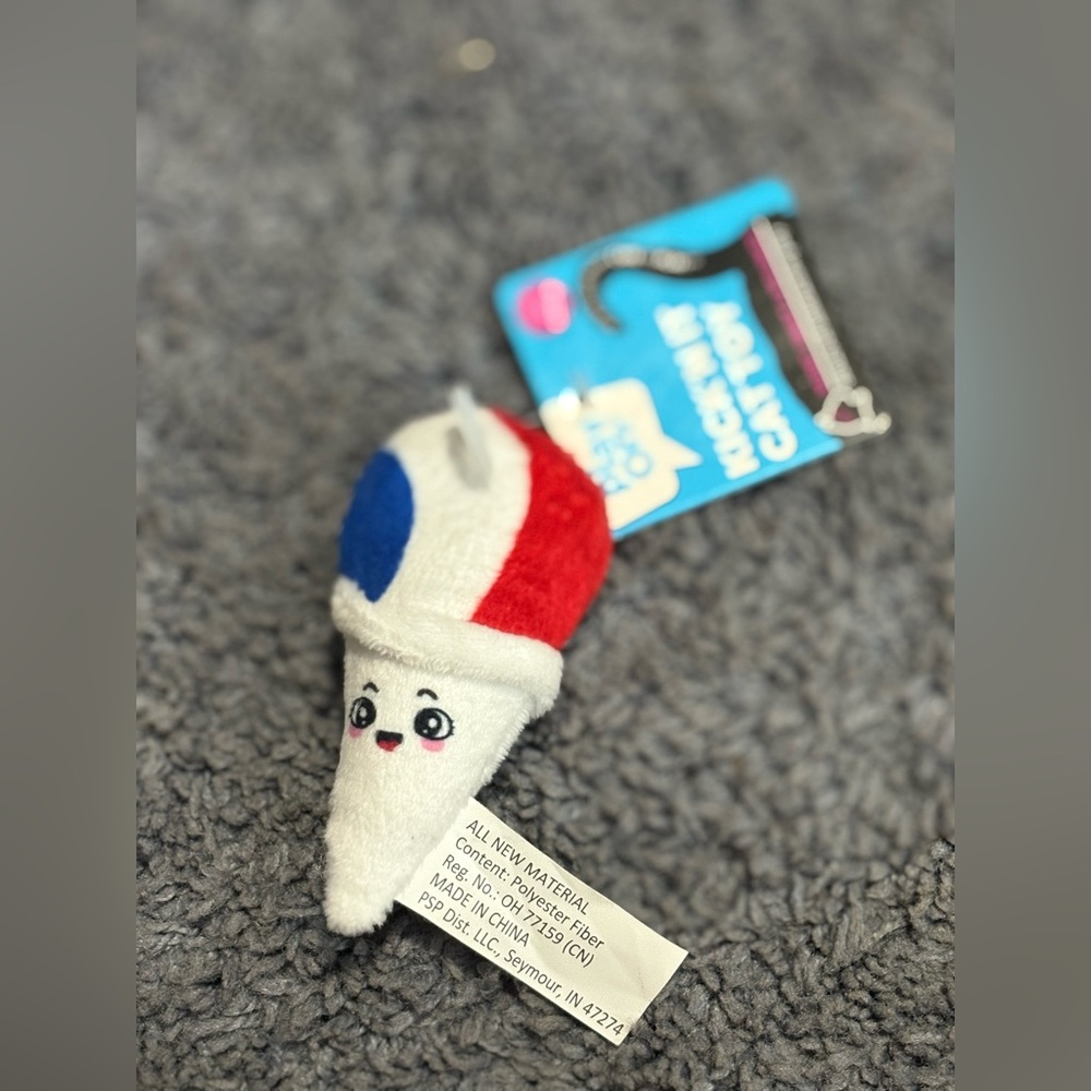 NWT Kick’n It Cat Toy shaped like a patriotic snowcone - loaded with catnip